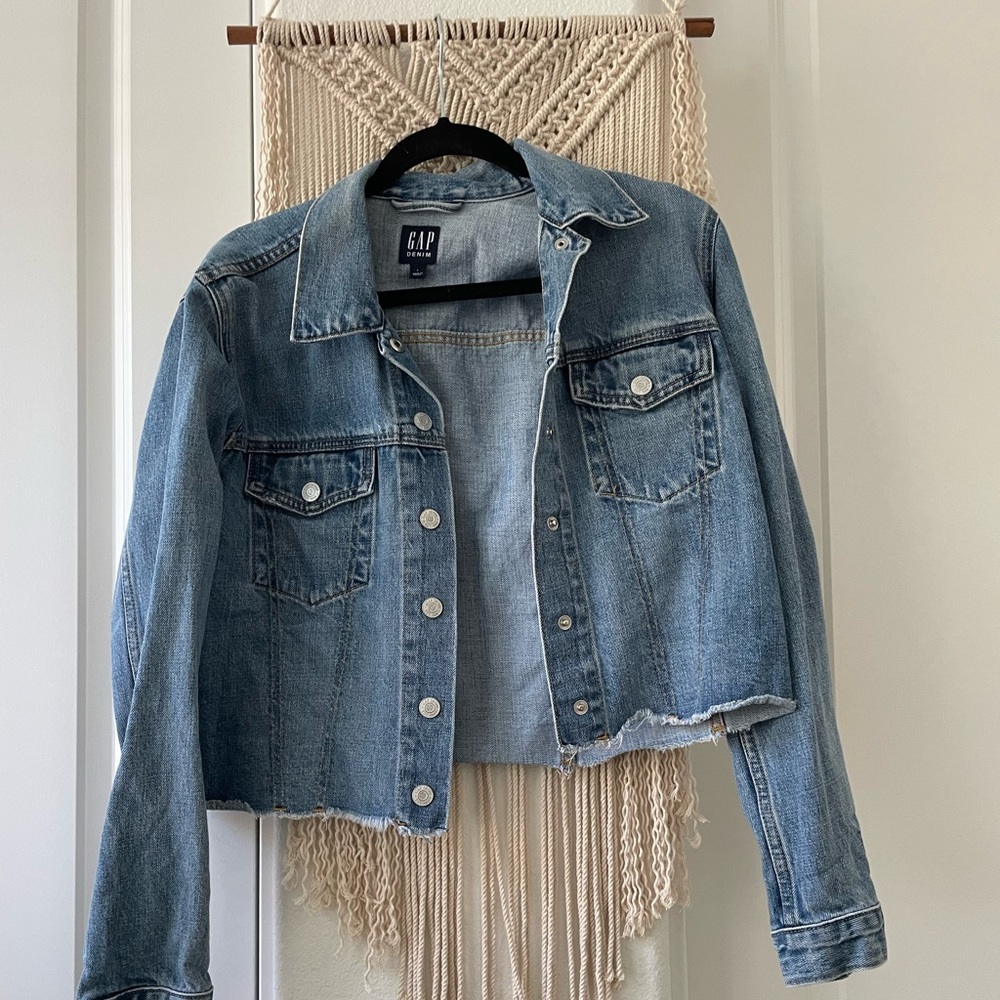 Gap cropped Jean jacket